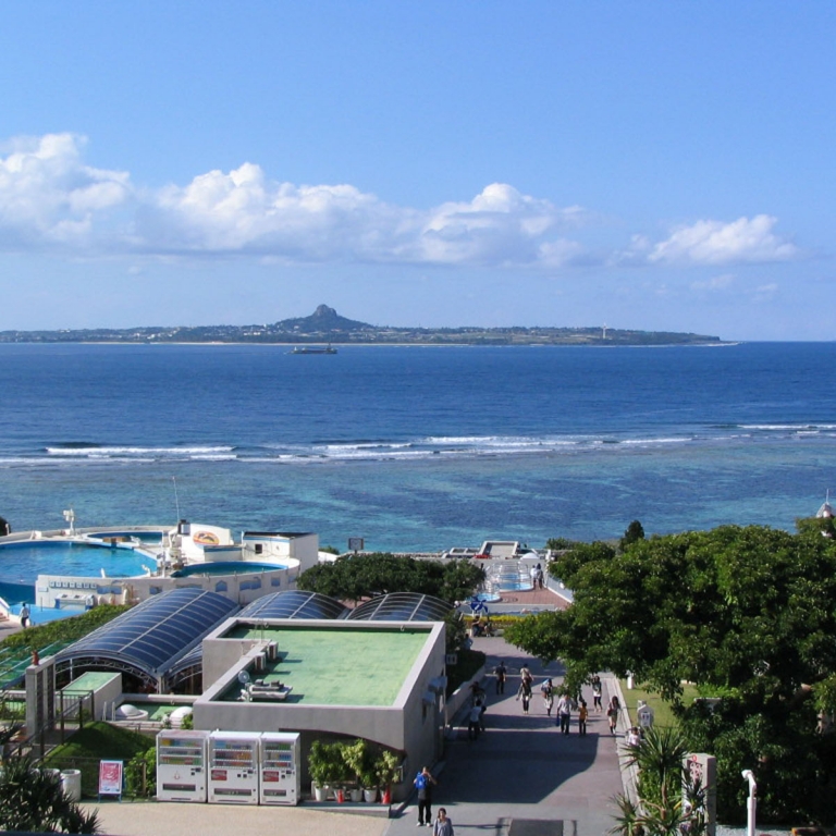 Крупнейший океанариум на юге страны; Окинава