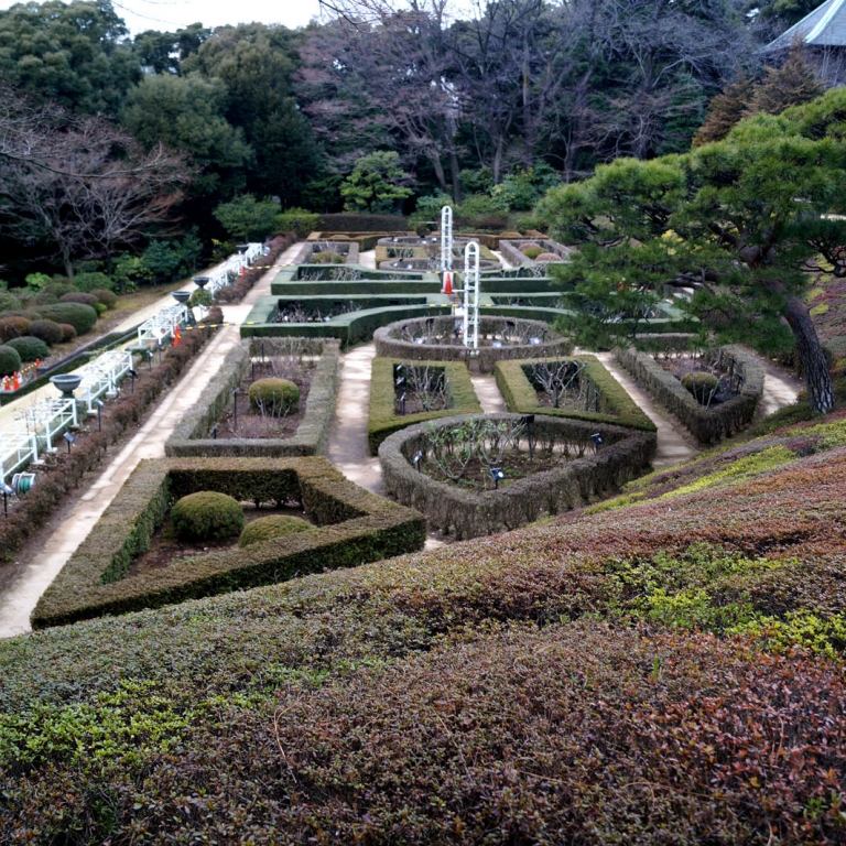Парк в европейской стиле виллы Фурукава; Токио