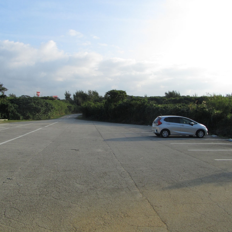 Моя одинокая машина у океанического побережья о.ИрабуДзима; Окинава