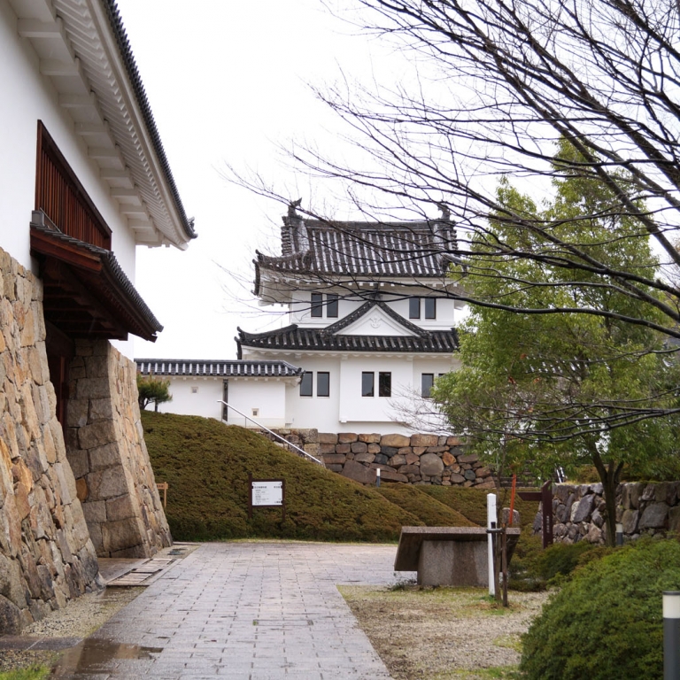 Восстановленный замок в Западном Майдзуру; Киото