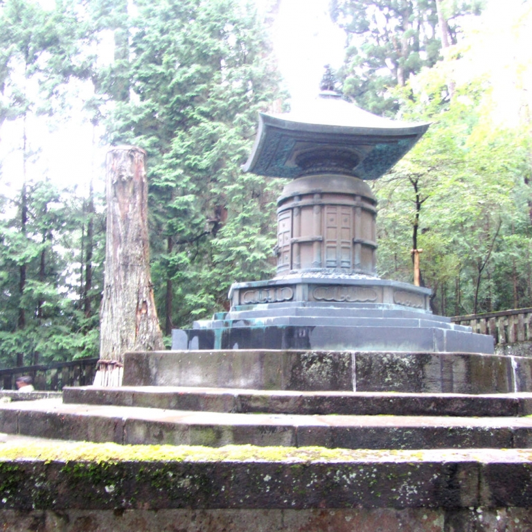 Могила Токугава Иэясу в Никко; Тотиги
