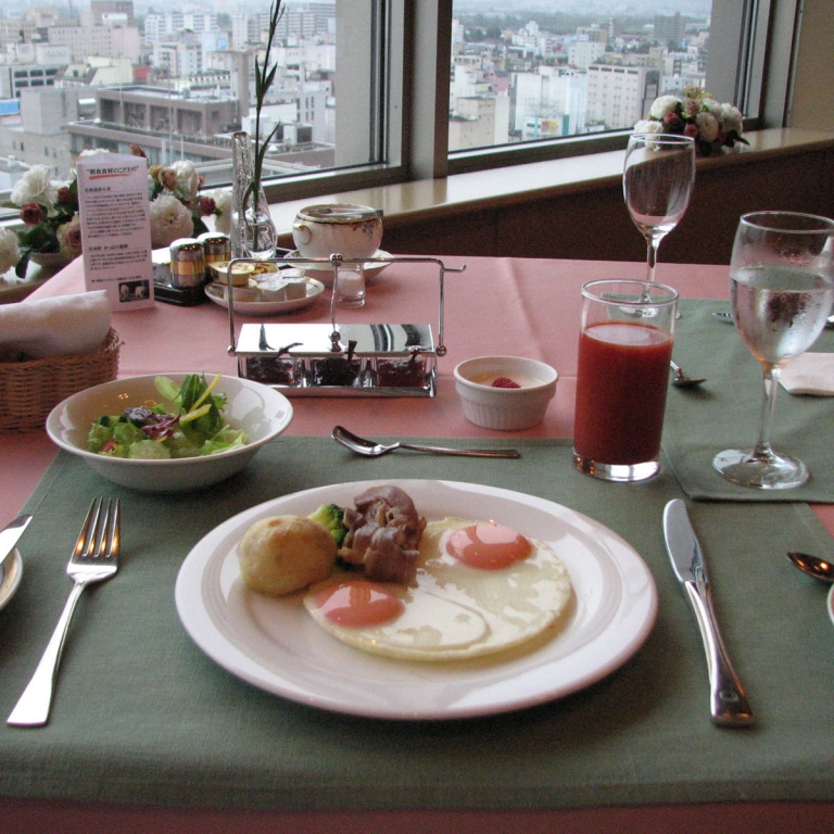 Завтрак в отеле высокого класса европейского стиля; Хоккайдо