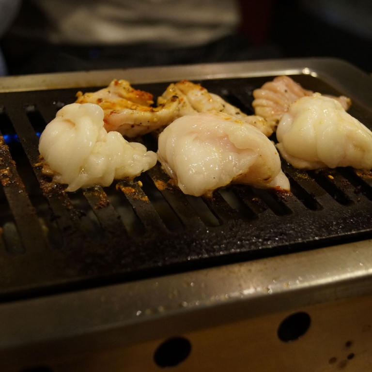 Якинику (сами жарим мясо); хорумон (субпродукты); Токио