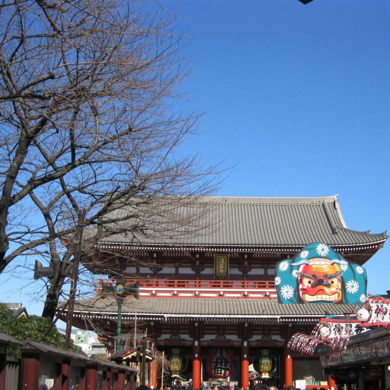 Главный столичный буддистский храм - СэнсоДзи в Асакуса; Токио
