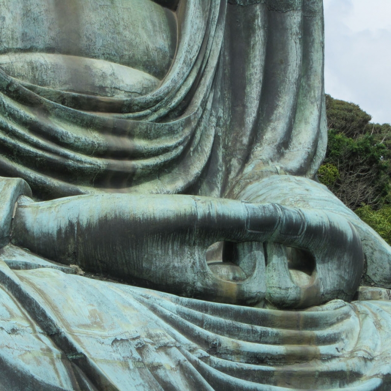 Руки Большого Будды в Камакура; Канагава