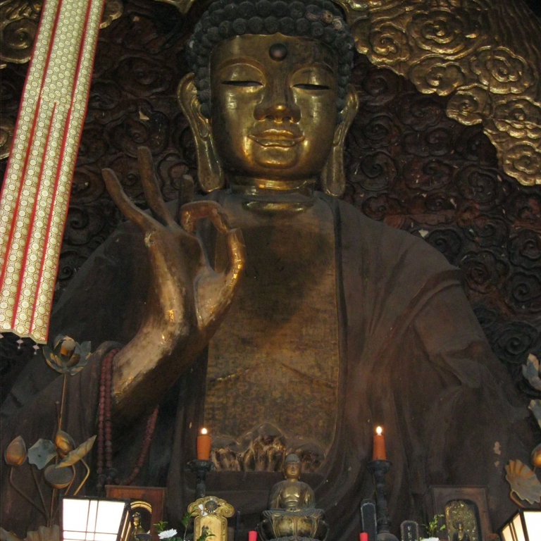Самая большая в Японии фигура Будды из дерева; Гифу