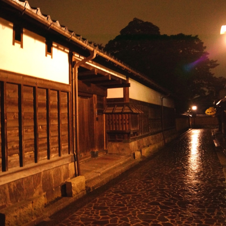 Квартал самурайских домов в старой части Канадзава; Исикава