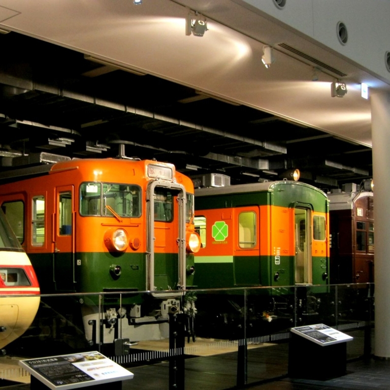 Составы 50-80-х годов в Музее железных дорог в Нагоя; Айти