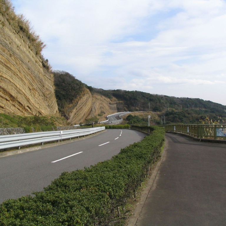 Ухоженные провинциальные дороги на острове Оосима; Токио