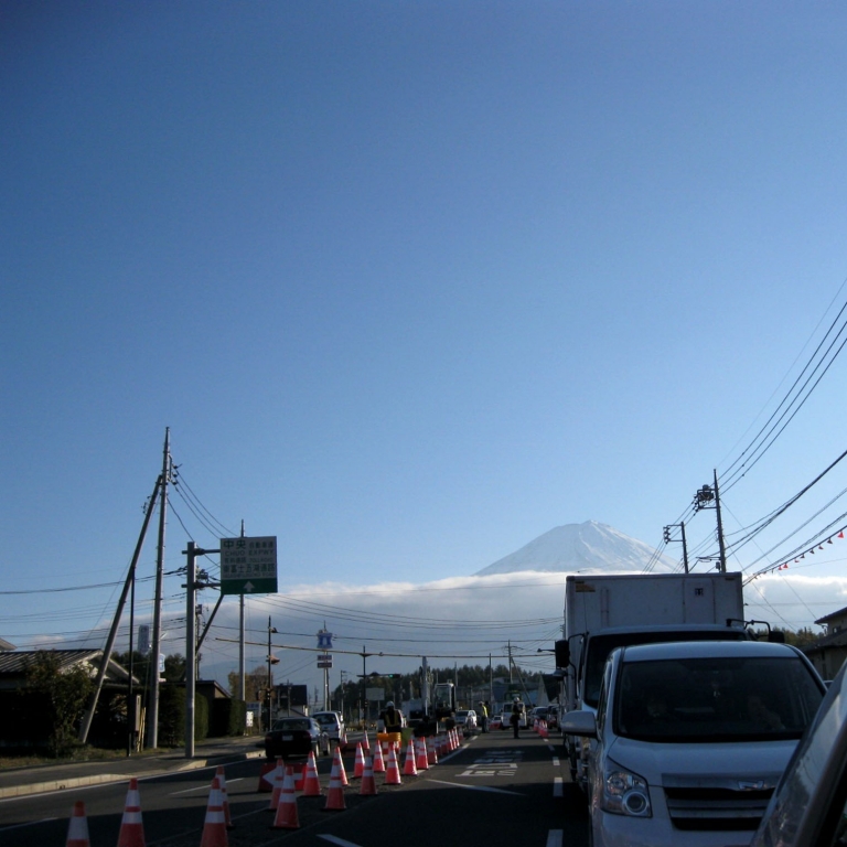 Прообка на государственной дороге в окрестностях Фудзи; Яманаси