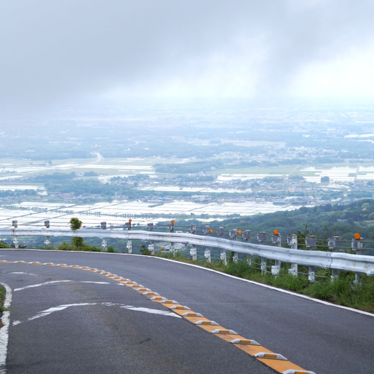 Вид на рисовые поля с шоссе, ведущего на гору Цукуба; Ибараки