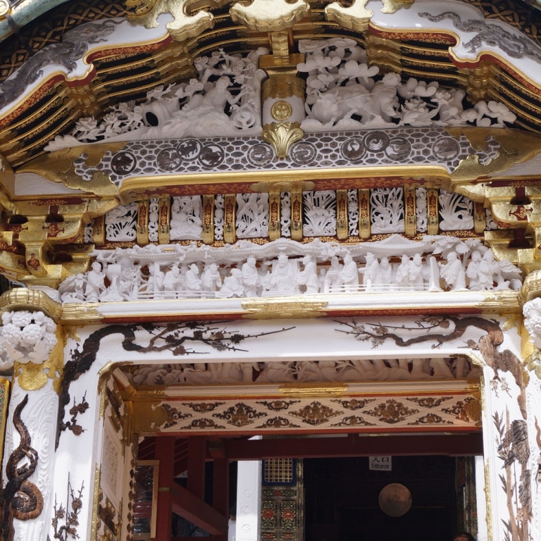 Фрагмент ворот Карамон храма Никко Тосёгу; Тотиги