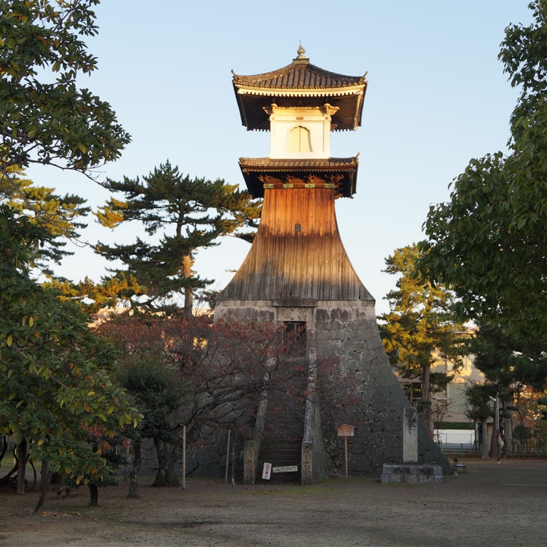Фонарь-маяк Такаторо,  Котохира; Кагава