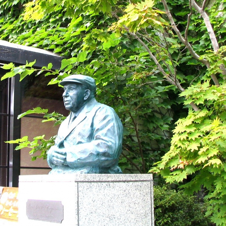 Немец Карл Раймон, основатель мясной торговли в Хакодатэ; Хоккайдо